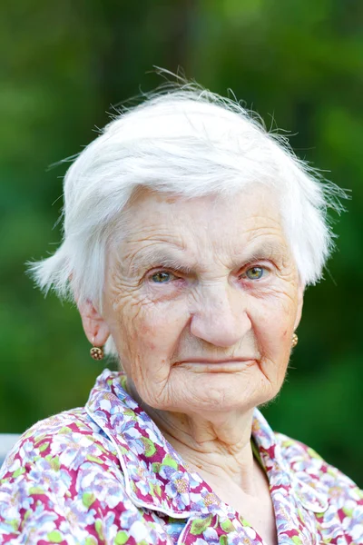 Glückliche Seniorin — Stockfoto