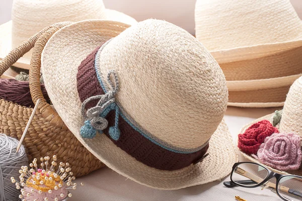 Vintage woven hat — Stock Photo, Image