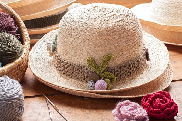 Vintage straw hat — Stock Photo, Image