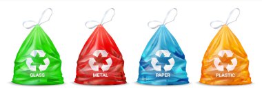 Çöp torbaları. Cam ve kağıt, metal ve organik çöpler için gerçekçi paketler. Geri dönüşüm, çöp kullanımı ve ikincil kullanım için atıkları ayır. Vektör çevre dostu küme