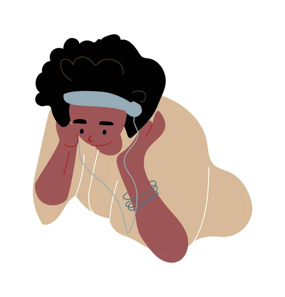 Kreslená žena poslouchá hudbu. Tančící ženská portrétní postava se sluchátky. Dívka zpěv píseň volný čas, zábava koncept plochý styl vektor izolované na bílém ilustraci — Stockový vektor