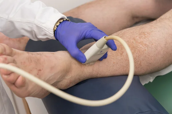 Echo in einer Klinik — Stockfoto