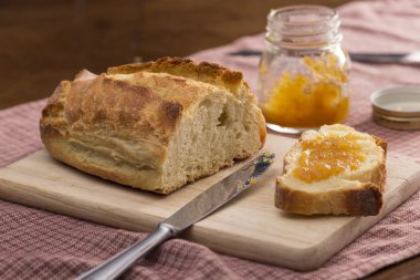 Kahvaltıda portakal ekmek