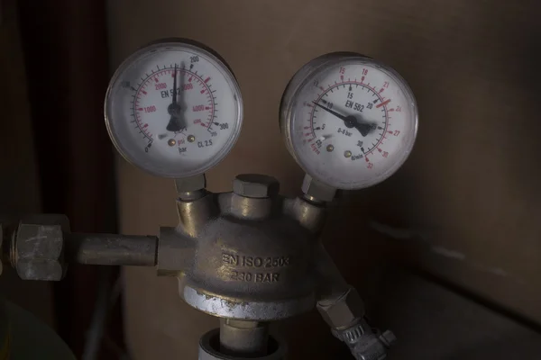 Gauges or manometer