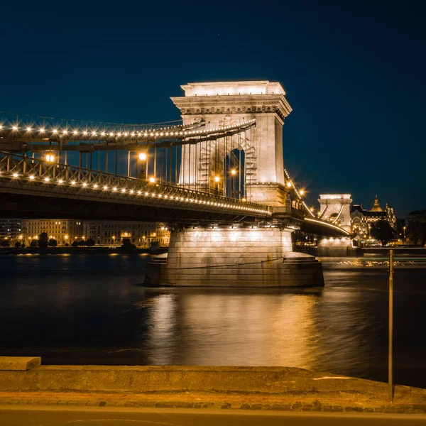Besuch Der Berühmten Kettenbrücke Budapest Ungarn Einem Sommerabend — Stockfoto