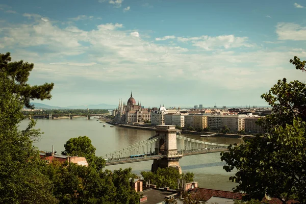 Осмотр Достопримечательностей Будапешта Венгрия Солнечный Летний День Видом Цепной Мост — стоковое фото