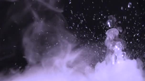 Nebel Auf Schwarzem Hintergrund Verfilmung Die Textur Des Rauchs Wirbelt — Stockvideo