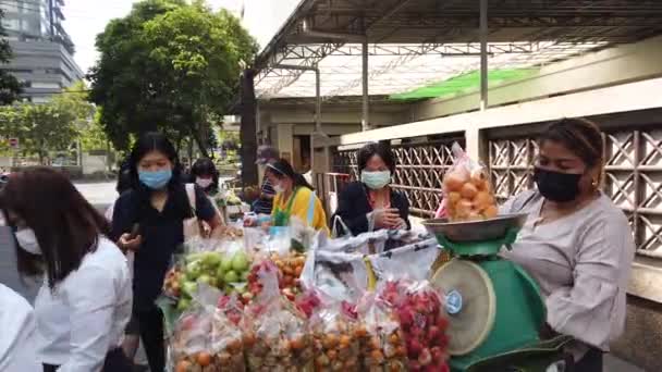 Bangkok Thailandia Gennaio 2021 Persone Indossano Una Maschera Chirurgica Scegliendo — Video Stock