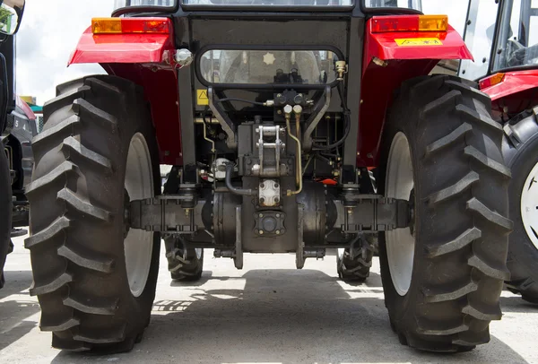 Grand tracteur à roue — Photo