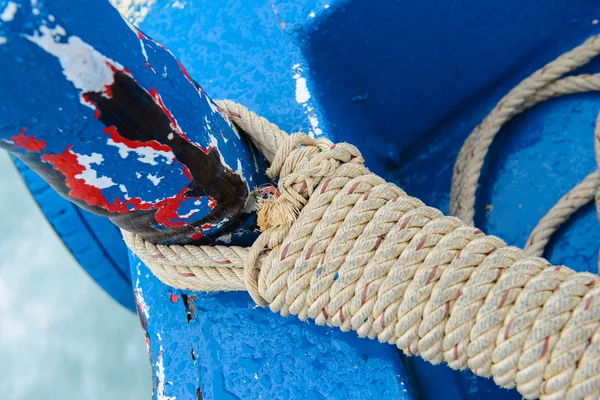Corda di ormeggio in una nave — Foto Stock