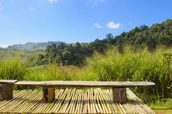 Banc sur la montagne — Photo