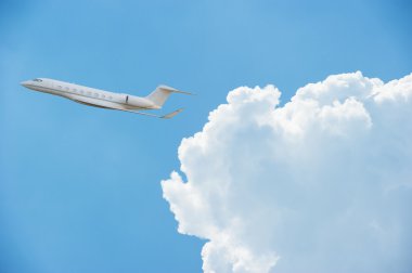 Bulutlar ile özel jet