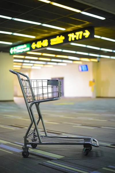 Carrinho de bagagens — Fotografia de Stock