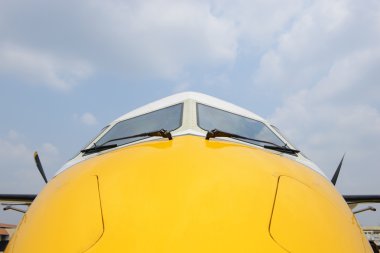 Burun görünümü turboprop uçak