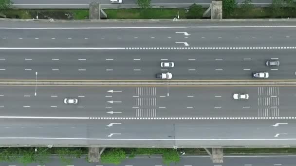 Luchtfoto van een snelweg — Stockvideo