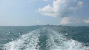 Water trace behind boat