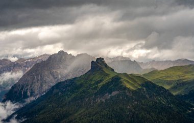 Val di Fassa dağları İtalya 'da