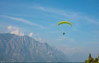 Malcesine 'de paragliding - Lago di Garda - İtalya