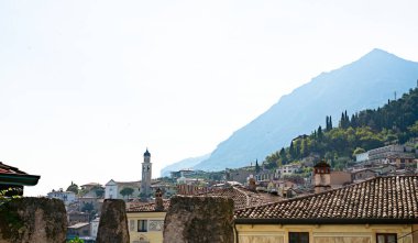 Limone del Garda, Garda Gölü, İtalya 'dan güzel manzara.