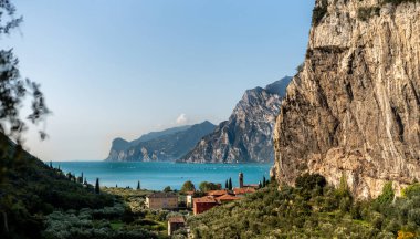 Santa Lucia Vadisi 'nde gezinti, Garda Gölü, Torbole, İtalya