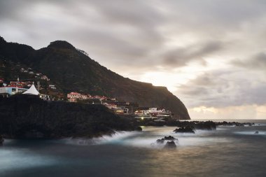 Madeira 'daki harika doğal havuz.