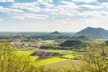 Monte Ceva zirvesinden Colli Euganei - Veneto - İtalya