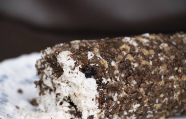 Kerala Style 'ın yakın plan görüntüsü Lezzetli Kara Ragi Puttu. Seçici Odaklanma