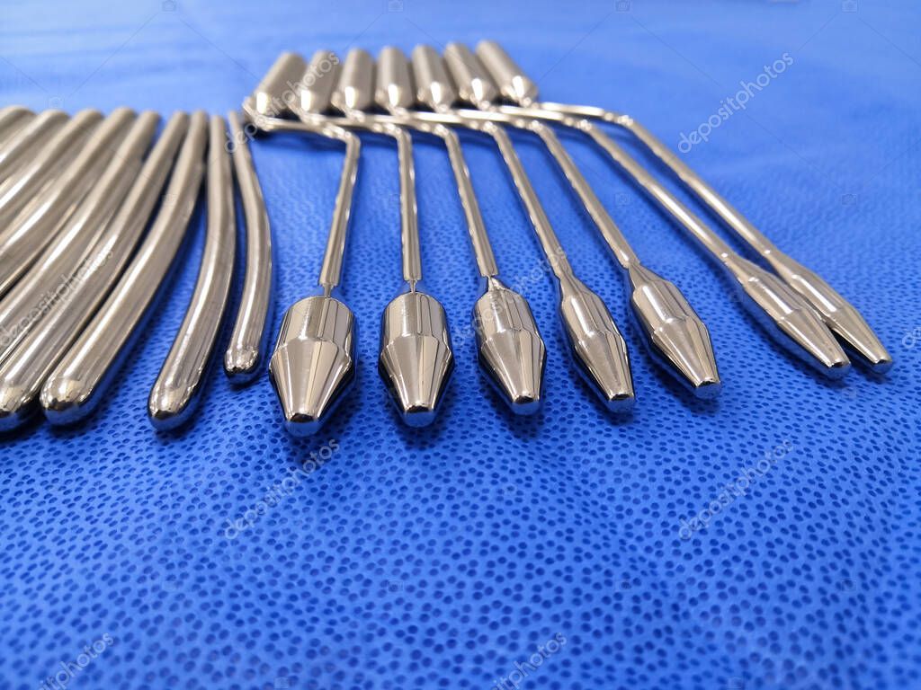 Imagen de primer plano del conjunto de dilatadores vasculares DeBakey