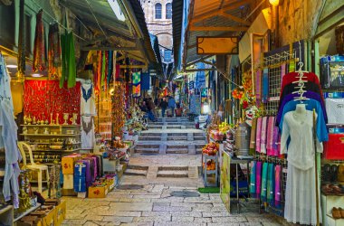 Kral David sokak boyunca yürüyüş