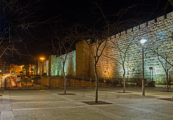 Las murallas en la noche — Foto de Stock