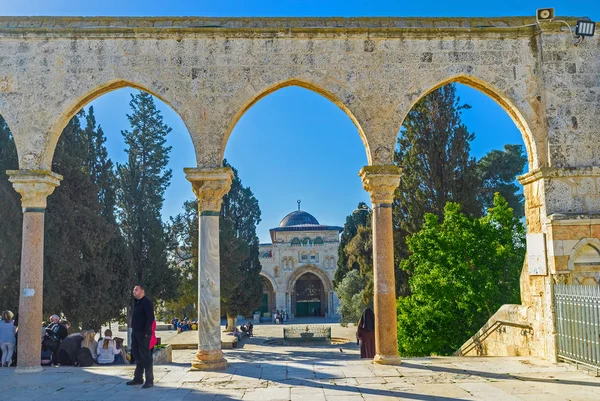 The stone gateway — Stock fotografie