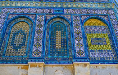 The arabic screens of the Dome of the Rock
