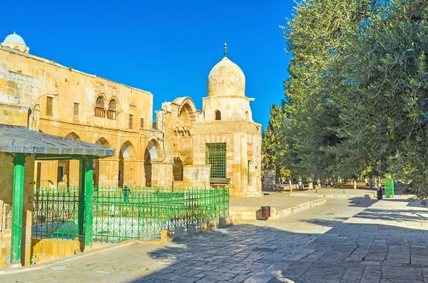 Исторические здания на Храмовой горе — стоковое фото