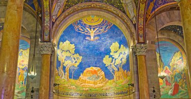 The mosaic apse