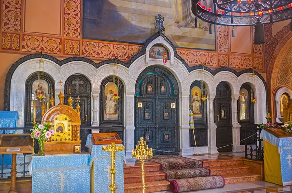 El iconostasio de la Iglesia Rusa — Foto de Stock