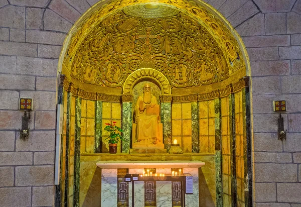 Der Seitenaltar in der Entschlafungskirche — Stockfoto