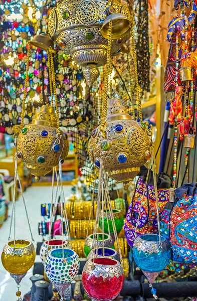 Масляные лампы и арабские огни — стоковое фото