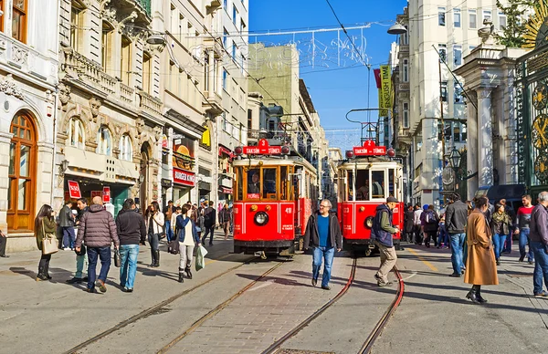 Kırmızı tramvay istasyonu