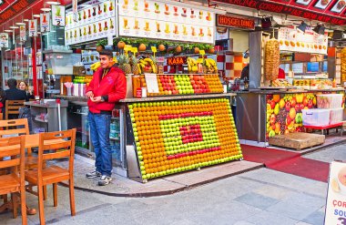 Mısır Çarşısı içinde Öğle Yemeği