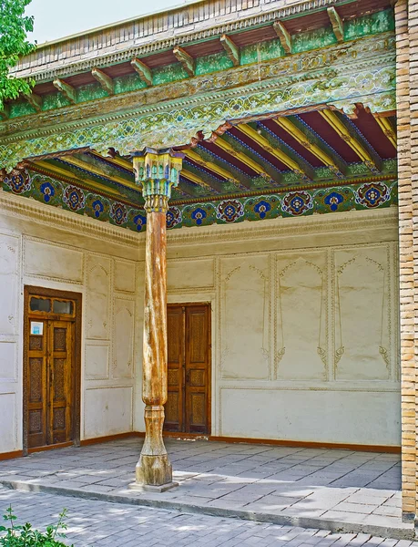 El patio cubierto del Palacio del Khan — Foto de Stock