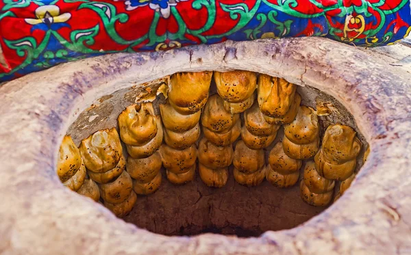 The samsa in tandoor — Stock Photo, Image