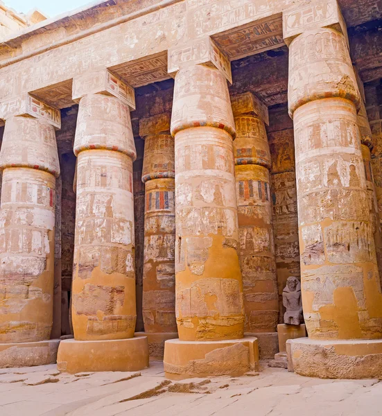 The Peristyle Court of Khonsu Temple — Stock Photo, Image