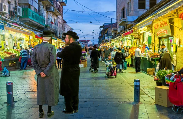 Los hasids en el mercado — Foto de Stock