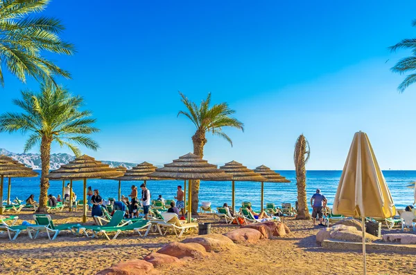 La spiaggia di sabbia di Eilat — Foto Stock