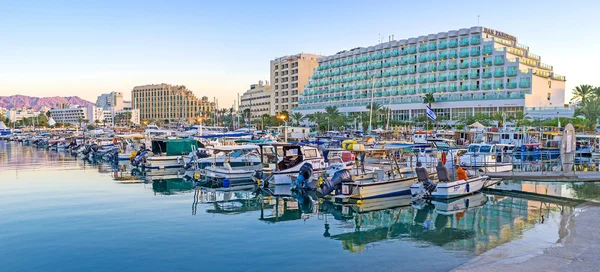 O calmo passeio marítimo em Eilat — Fotografia de Stock