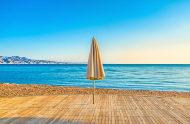 Katlanmış güneşlik