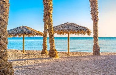 İki saman güneşlik