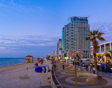 Akşam Aviv beach 