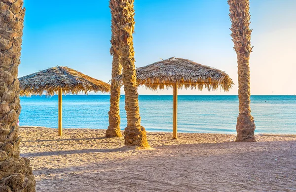 İki saman güneşlik