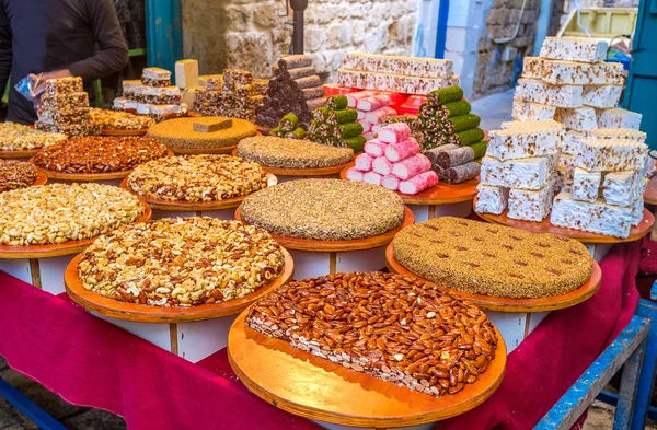 Los frutos secos y las semillas en los postres orientales —  Fotos de Stock